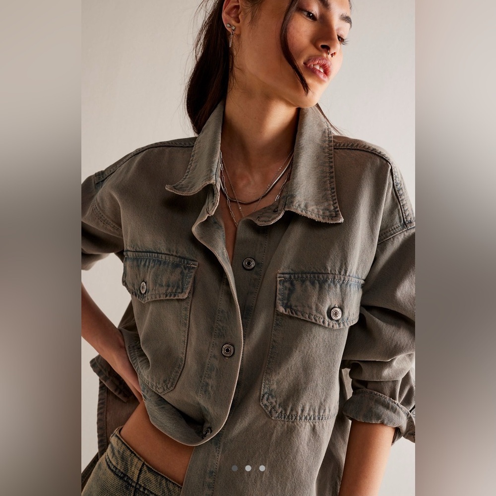 We The Free Leon Denim Top Utility Jacket Oversized denim shirt jacket Small